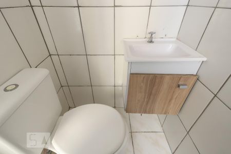 Banheiro de casa para alugar com 1 quarto, 40m² em Vila Iório, São Paulo