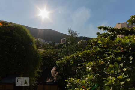 Vista de apartamento à venda com 3 quartos, 82m² em Grajaú, Rio de Janeiro