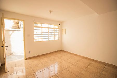 Casa para alugar com 110m², 2 quartos e sem vagaSala