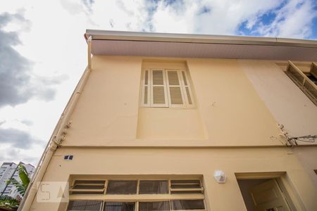 Casa para alugar com 110m², 2 quartos e sem vagaFachada