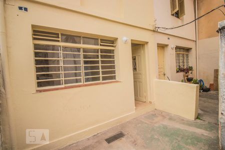 Casa para alugar com 110m², 2 quartos e sem vagaFachada