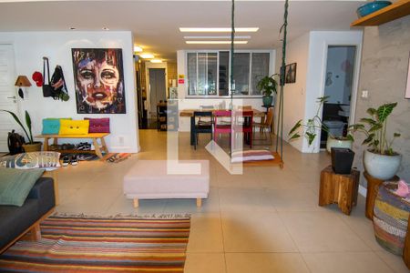 Sala de apartamento à venda com 2 quartos, 135m² em Copacabana, Rio de Janeiro