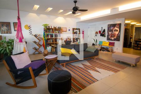 Sala de apartamento à venda com 2 quartos, 135m² em Copacabana, Rio de Janeiro