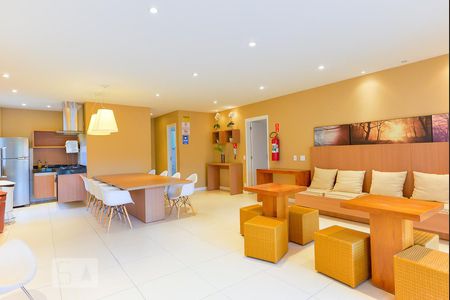 Apartamento para alugar com 48m², 2 quartos e 1 vaga Apartamento para alugar com 48m², 2 quartos e 1 vagaÁrea comum - Salão de festas