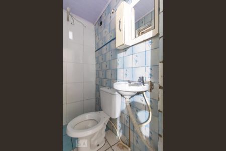 Banheiro de casa para alugar com 1 quarto, 35m² em Jardim Tietê, São Paulo