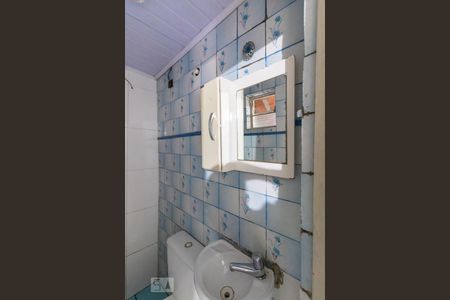 Banheiro de casa para alugar com 1 quarto, 35m² em Jardim Tietê, São Paulo