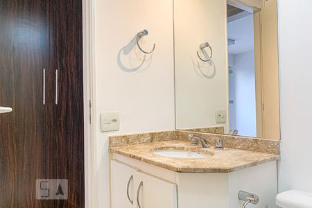 Apartamento para alugar com 85m², 2 quartos e 2 vagas Apartamento para alugar com 85m², 2 quartos e 2 vagasBanheiro