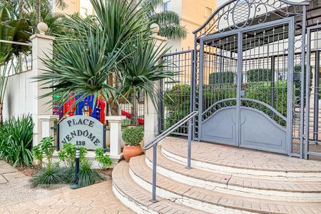 Apartamento para alugar com 85m², 2 quartos e 2 vagas Apartamento para alugar com 85m², 2 quartos e 2 vagasFachada