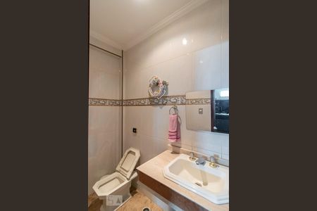 Casa à venda com 900m², 4 quartos e 8 vagasBanheiro 5