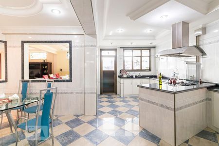 Casa à venda com 900m², 4 quartos e 8 vagasCozinha