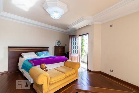 Casa à venda com 900m², 4 quartos e 8 vagasSuíte 1