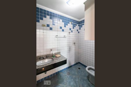 Casa à venda com 900m², 4 quartos e 8 vagasBanheiro da Garagem