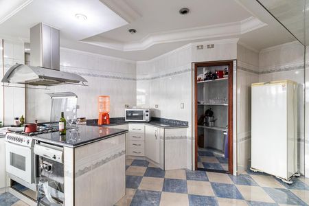 Casa à venda com 900m², 4 quartos e 8 vagasCozinha