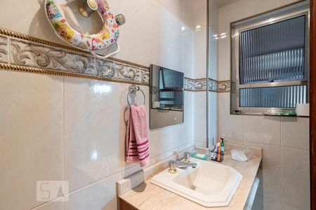 Casa à venda com 900m², 4 quartos e 8 vagasBanheiro 5