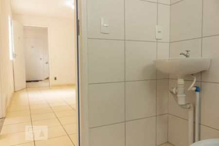Apartamento para alugar com 44m², 2 quartos e 1 vagaDetalhe do banheiro