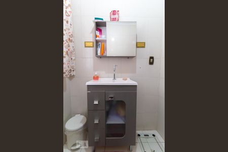 Lavabo de casa à venda com 4 quartos, 200m² em Jardim Popular, São Paulo