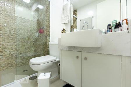 Banheiro de apartamento para alugar com 1 quarto, 48m² em Vila Nova Conceição, São Paulo