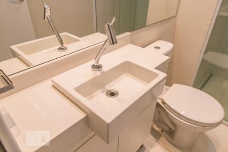 Apartamento para alugar com 53m², 1 quarto e 2 vagasDetalhe do Banheiro da Suíte