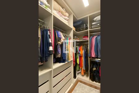 Apartamento para alugar com 150m², 4 quartos e 3 vagasCloset da suíte 1