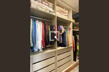 Apartamento para alugar com 150m², 4 quartos e 3 vagasCloset da suíte 1