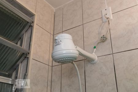 Banheiro 1 - Chuveiro elétrico de casa de condomínio para alugar com 3 quartos, 372m² em Ramos, Rio de Janeiro