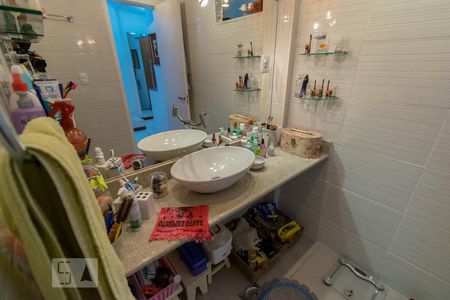 Casa de condomínio para alugar com 372m², 3 quartos e 1 vagaBanheiro 2