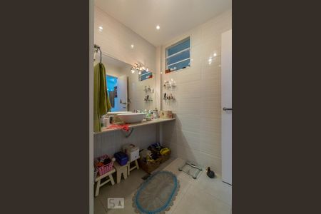 Casa de condomínio para alugar com 372m², 3 quartos e 1 vagaBanheiro 2