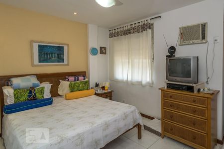 Casa de condomínio para alugar com 372m², 3 quartos e 1 vagaQuarto 2