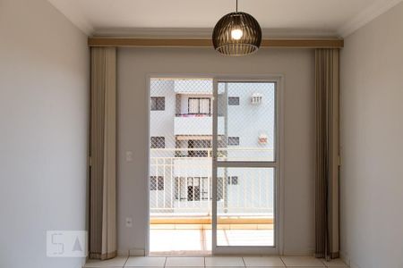 Apartamento para alugar com 75m², 2 quartos e 1 vagaSala