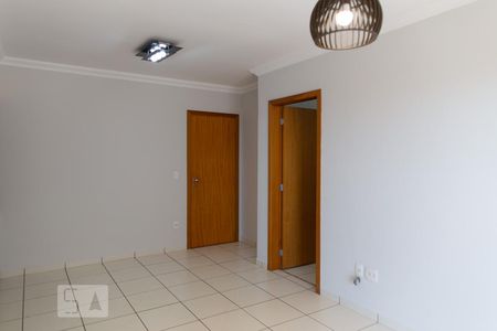 Apartamento para alugar com 75m², 2 quartos e 1 vagaSala