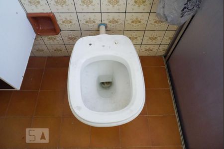 Casa à venda com 100m², 3 quartos e 2 vagas Casa à venda com 100m², 3 quartos e 2 vagasBanheiro piso Superior