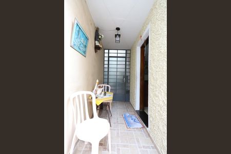 Hall de Entrada de casa à venda com 2 quartos, 125m² em Jardim Santa Ines, São Paulo