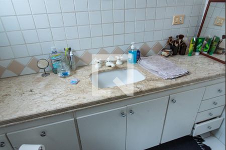 Apartamento à venda com 164m², 3 quartos e 3 vagasBanheiro da suíte