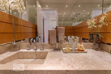 Apartamento à venda com 200m², 4 quartos e 3 vagasBanheiro