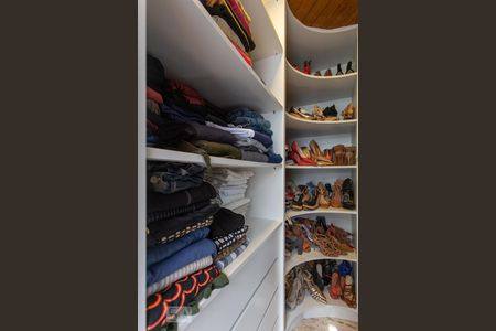 Apartamento à venda com 200m², 4 quartos e 3 vagasQuarto Suite 2 - Closet