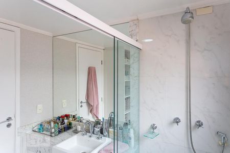 Apartamento à venda com 200m², 4 quartos e 3 vagasBanheiro da Suíte 2