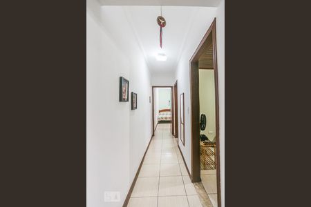 Corredor de casa à venda com 3 quartos, 177m² em Santo Antônio, Osasco