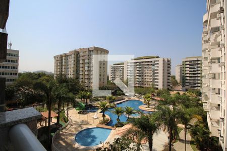 Sala - Vista de apartamento para alugar com 2 quartos, 63m² em Camorim, Rio de Janeiro