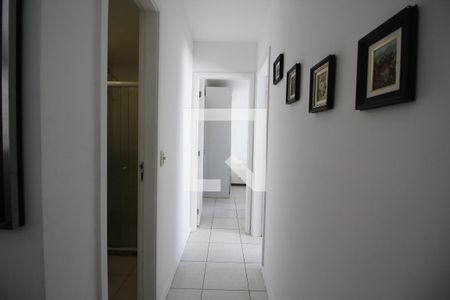 Sala - Corredor dos Quartos de apartamento para alugar com 2 quartos, 63m² em Camorim, Rio de Janeiro