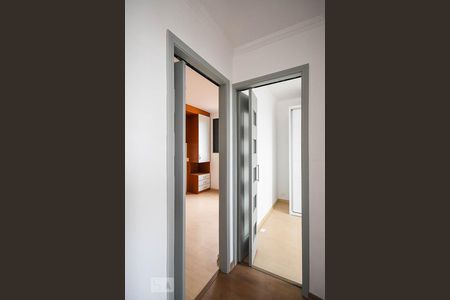 Corredor de apartamento à venda com 2 quartos, 45m² em Cidade Intercap, Taboão da Serra