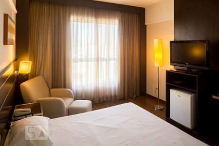 Quarto de apartamento à venda com 1 quarto, 28m² em Serra, Belo Horizonte