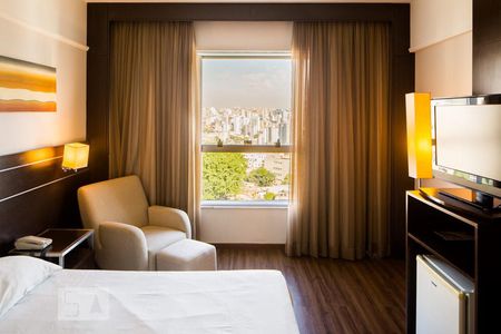 Quarto de apartamento à venda com 1 quarto, 28m² em Serra, Belo Horizonte