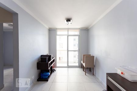 Sala de apartamento para alugar com 2 quartos, 56m² em São Pedro, Osasco