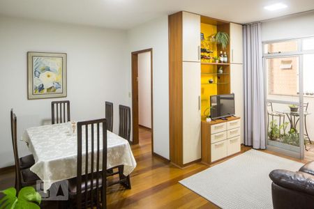 Sala de apartamento para alugar com 2 quartos, 70m² em Lourdes, Belo Horizonte