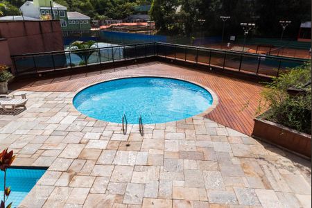 Apartamento à venda com 340m², 4 quartos e 4 vagasÁrea comum - Piscina