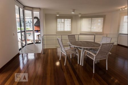 Apartamento à venda com 340m², 4 quartos e 4 vagasSala piso superior