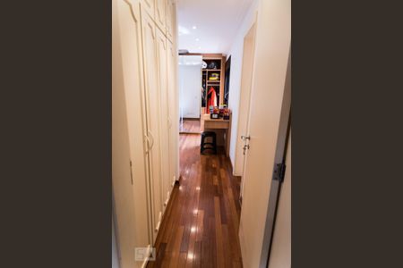 Apartamento à venda com 340m², 4 quartos e 4 vagasCloset suite 1