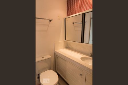 Apartamento à venda com 340m², 4 quartos e 4 vagasBanheiro suite 1