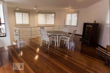 Apartamento à venda com 340m², 4 quartos e 4 vagasSala piso superior