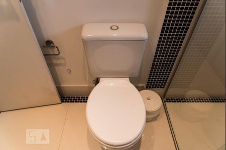 Apartamento à venda com 340m², 4 quartos e 4 vagasBanheiro suite 2